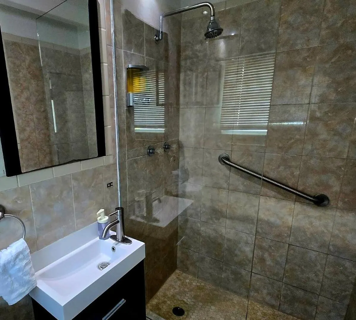 公寓 Playa Isla Verde - Beautiful 2 Bed - 2 Bath! 圣胡安